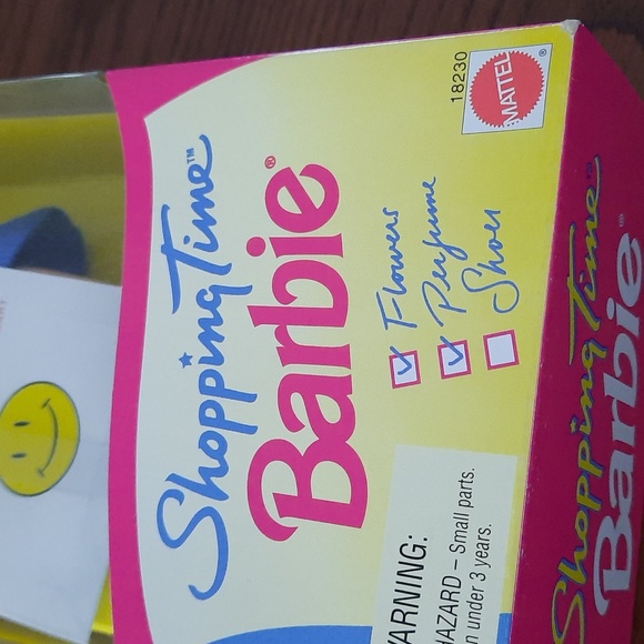 VTG.  1997.  UNOPENED.  WAL*MART Shopping Time BARBIE - Picture 5 of 6